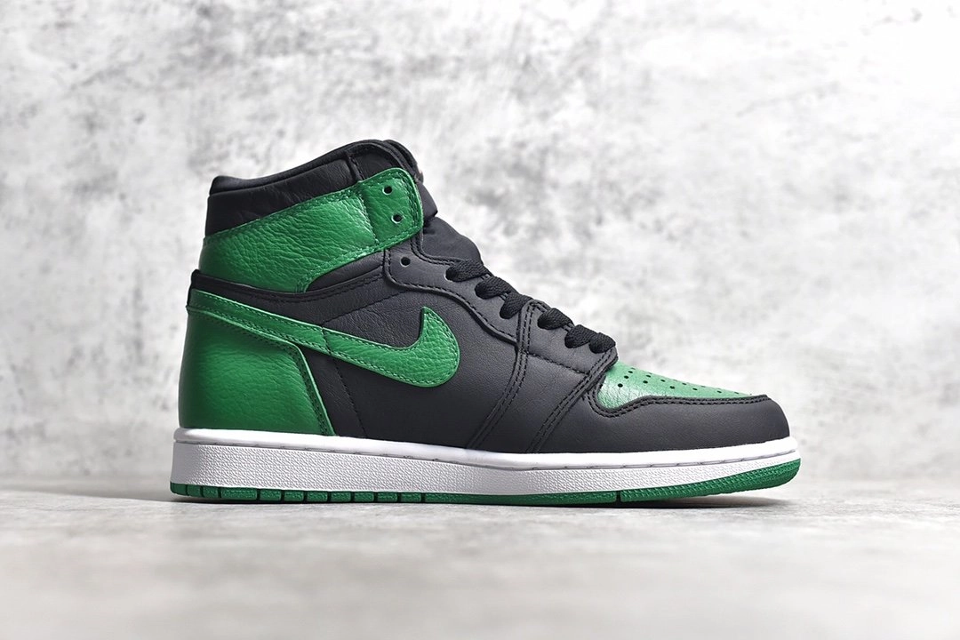 Air Jordan 1 Retro High OG “ Pine Green”